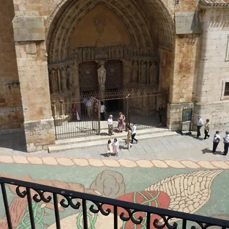 El Balcon De La Catedral *